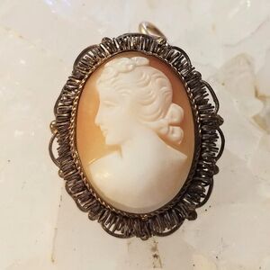 Antique Victorian Carved Shell Left Facing Cameo Pin Brooch Pendant